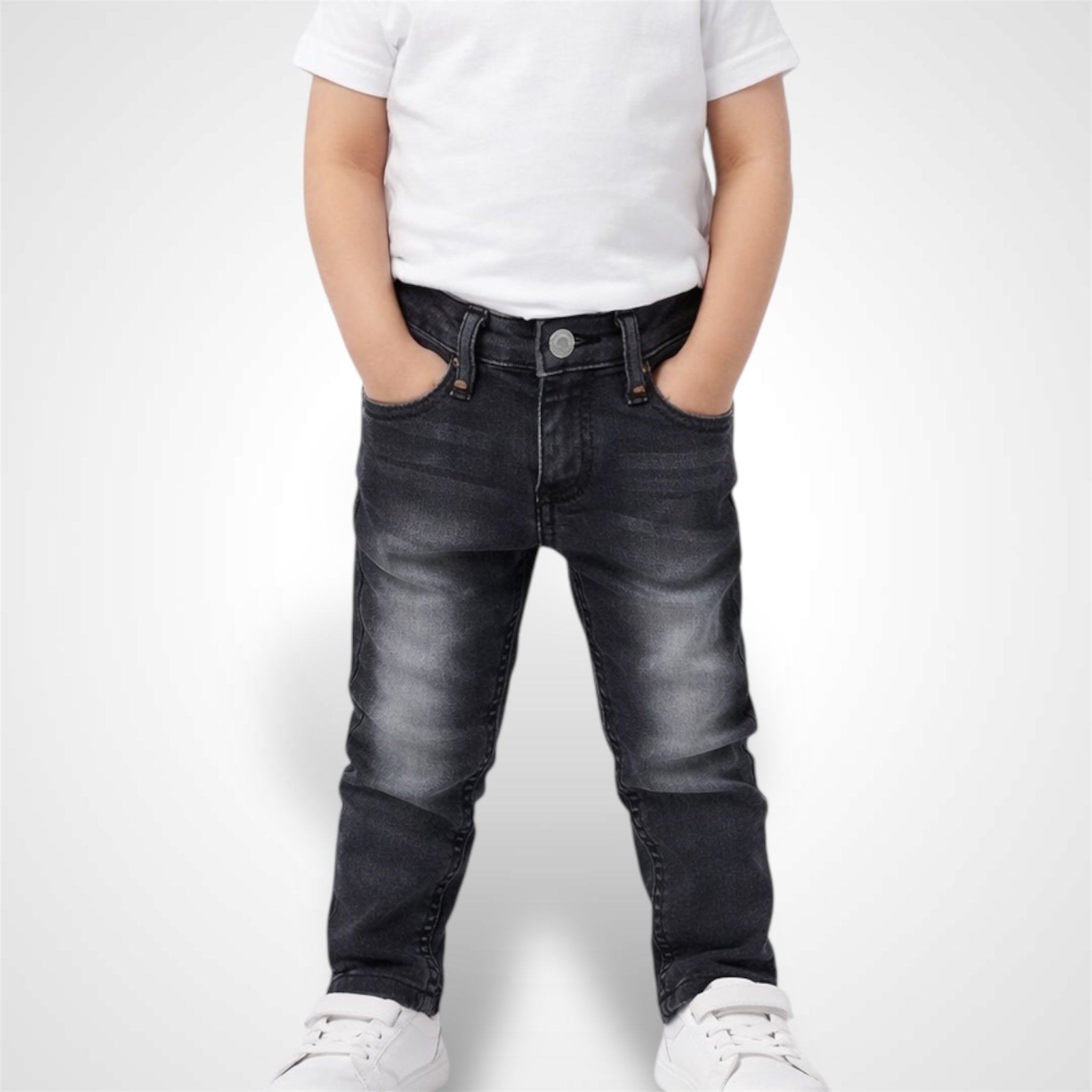 Classic comfort-fit stretch denim pant with premium finish black